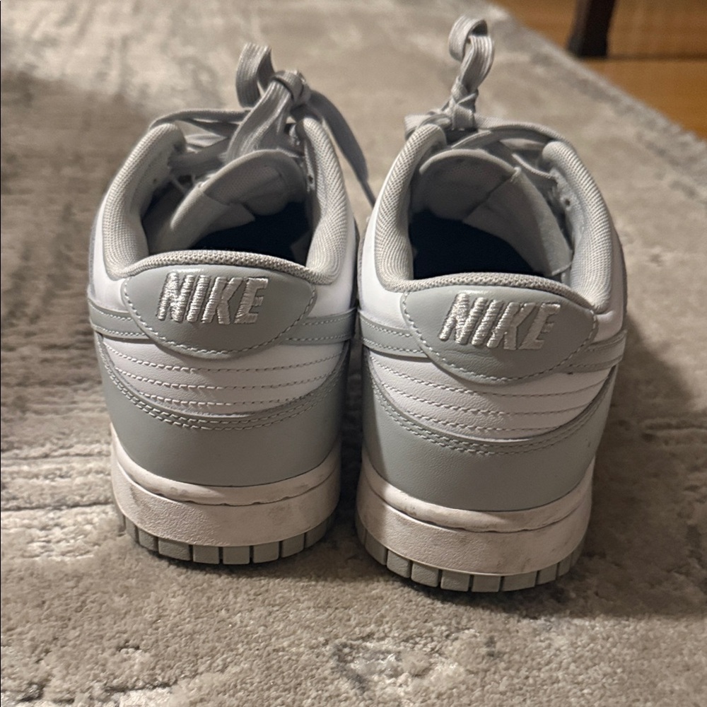 Nike Low Dunk white and gray women’s size 8 sneakers 👟 - Picture 4 of 6